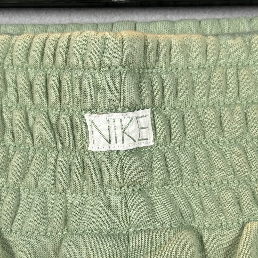 Nike Sportswear Femme High Waisted French Terry Shorts Sage Green Activewear M